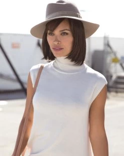 Halo Bob Top Piece By Rene Of Paris