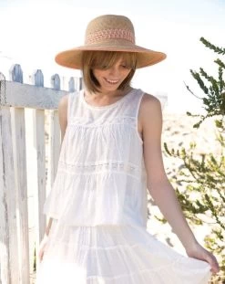 Halo Bob Top Piece By Rene Of Paris -Beautique Hair Shop 736 HaloBob SpringHoney2 768x1152 1