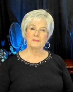 Crushing On Casual Elite By Raquel Welch | Mono Top 27 Crushing On Casual Elite By Raquel Welch | Mono Top -Beautique Hair Shop CrushingonCasualEliteColor5660silvermistfront