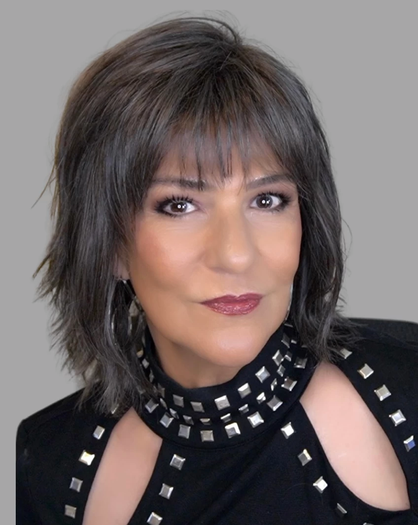 Jones Wig By Estetica 12 Jones Wig By Estetica - Image 10