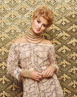 Acclaim Wig By Gabor | Petite Cap -Beautique Hair Shop GB Acclaim GoldenAnniversary Model Front2 c98f2d7d 115b 4b5b a08a 0dc54498a30a