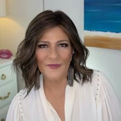 Simmer Elite Wig By Raquel Welch -Beautique Hair Shop IMG 3938