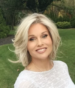 Upstage Wig By Raquel Welch | Petite Cap -Beautique Hair Shop IMG 7805 04a76ba5 9d8e 47d3 b313 6d072517cdbe