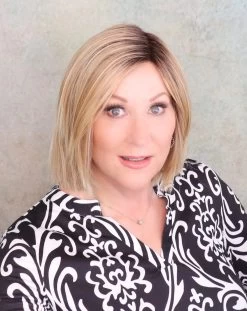 Lia II Wig By Ellen Wille | Mono Part -Beautique Hair Shop LiaEWSaharaBeigeRFront