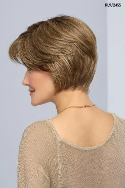 Born To Shine Wig By Raquel Welch | Heat-Friendly Synthetic -Beautique Hair Shop RW BornToShine Model1 Side3