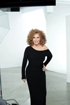 Click Click Flash Wig By Raquel Welch -Beautique Hair Shop RW Click ClickFlash Raquel Front2