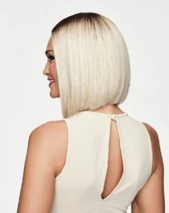 Current Events Wig By Raquel Welch | Heat Friendly Synthetic -Beautique Hair Shop RW CurrentEvents Model Side2