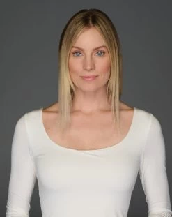 Top Billing 18" Topper By Raquel Welch | Mono Top -Beautique Hair Shop RW TopBilling Model Before1 1991516d 0496 484d ae19 77f0838a711f