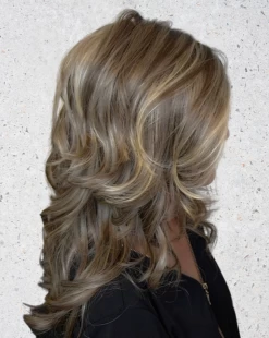 Stroke Of Genius Wig By Raquel Welch | Mono Part 30 Stroke Of Genius Wig By Raquel Welch | Mono Part -Beautique Hair Shop RWStrokeofGeniusRL9 24SSShadedIcedCafeLatteSIDE