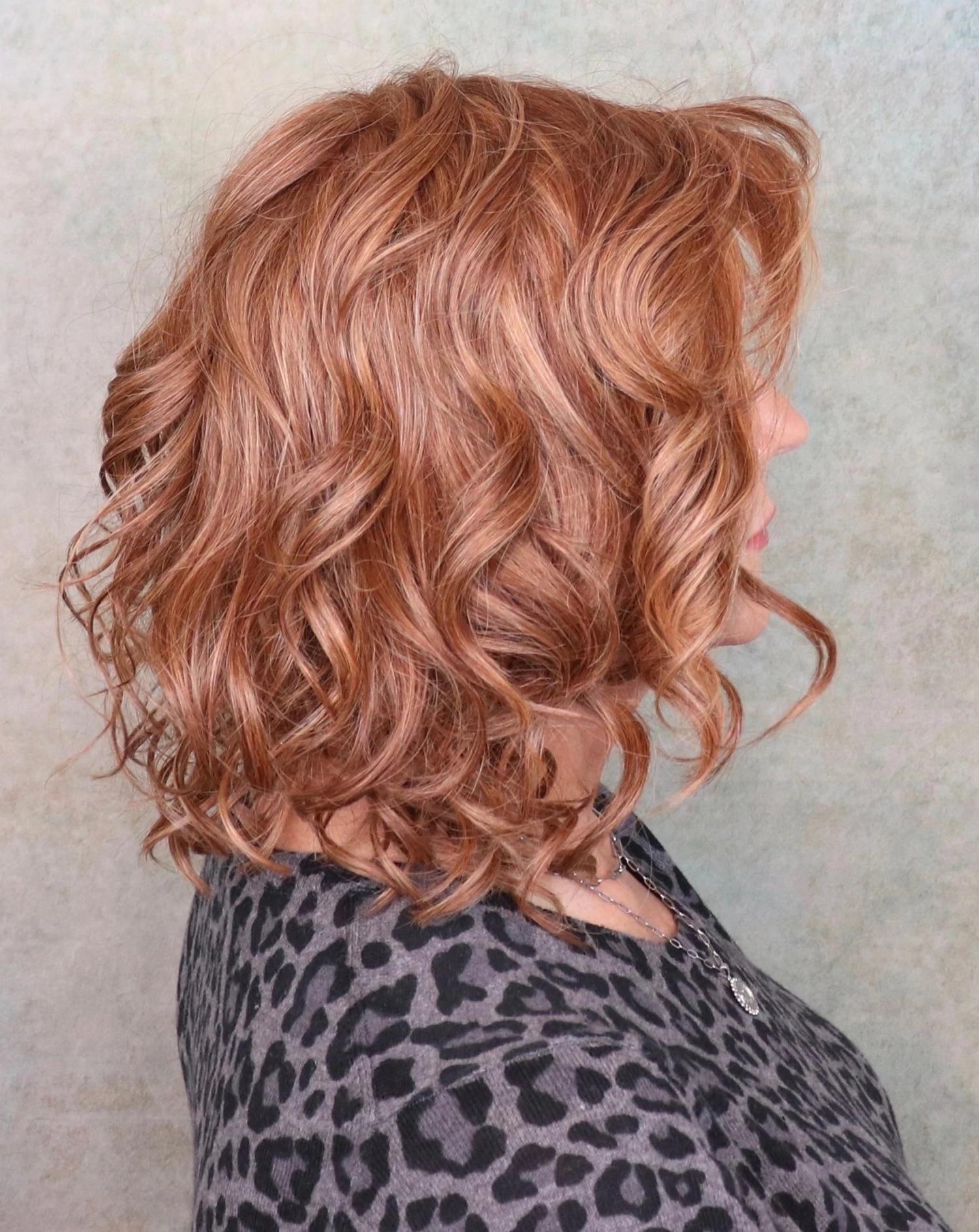 Editor's Pick Wig By Raquel Welch | Average Cap 9 Editor's Pick Wig By Raquel Welch | Average Cap - Image 7