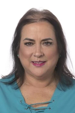 Perfect Topper By Toni Brattin | Heat-Friendly Synthetic -Beautique Hair Shop TB PerfectTopper Product3 Before2